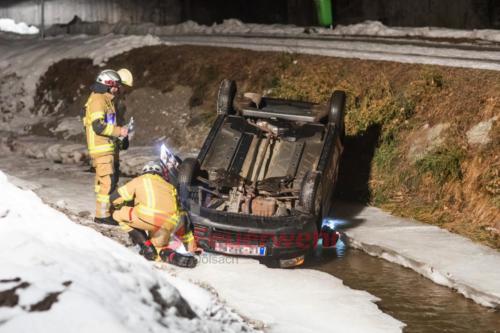 15.12.2019 - Fahrzeugabsturz mit Fahrerflucht - Doelsach